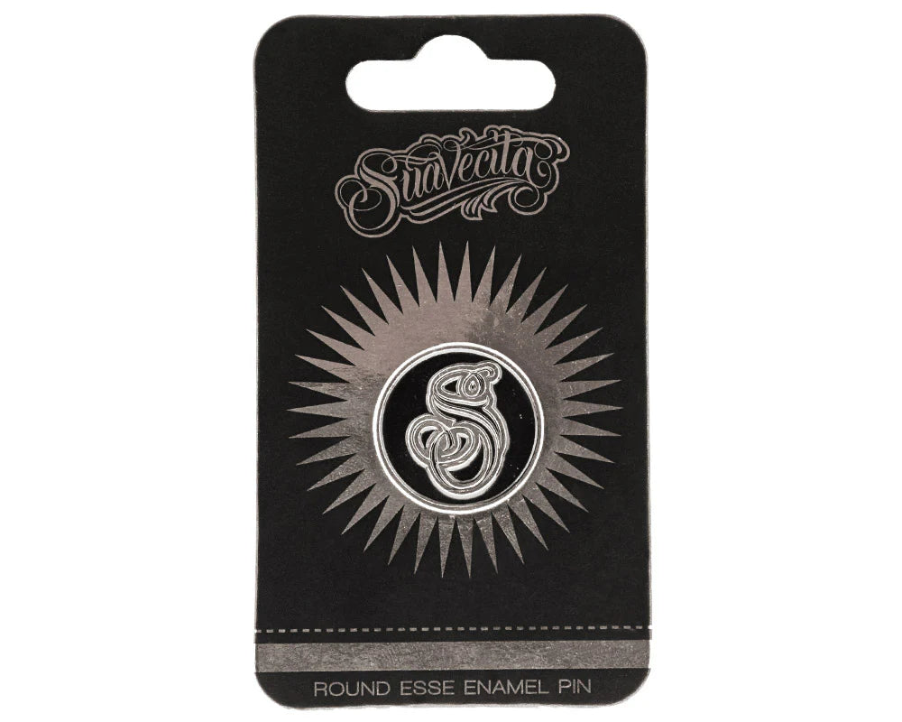 Round Suavecita Esse Enamel Pin - Silver